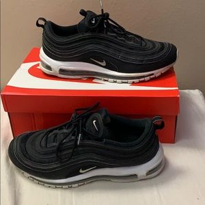 Air maxes 97’s